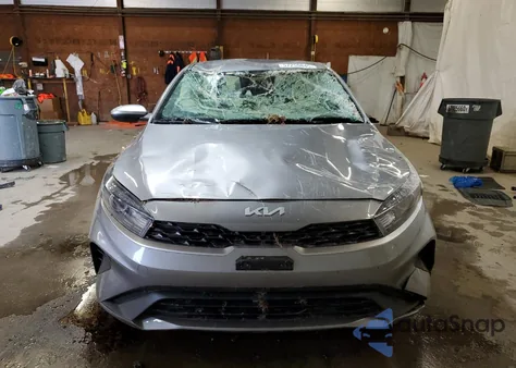 2024 Kia Forte Lx z USA, uszkodzony, nr VIN 3KPF24AD5RE732917